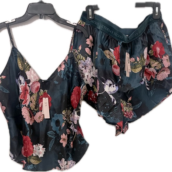 Victoria's Secret Other - Victoria’s Secret Pajamas Sleep Set Cami & Shorts. 100% Washable Silk. M. NEW!